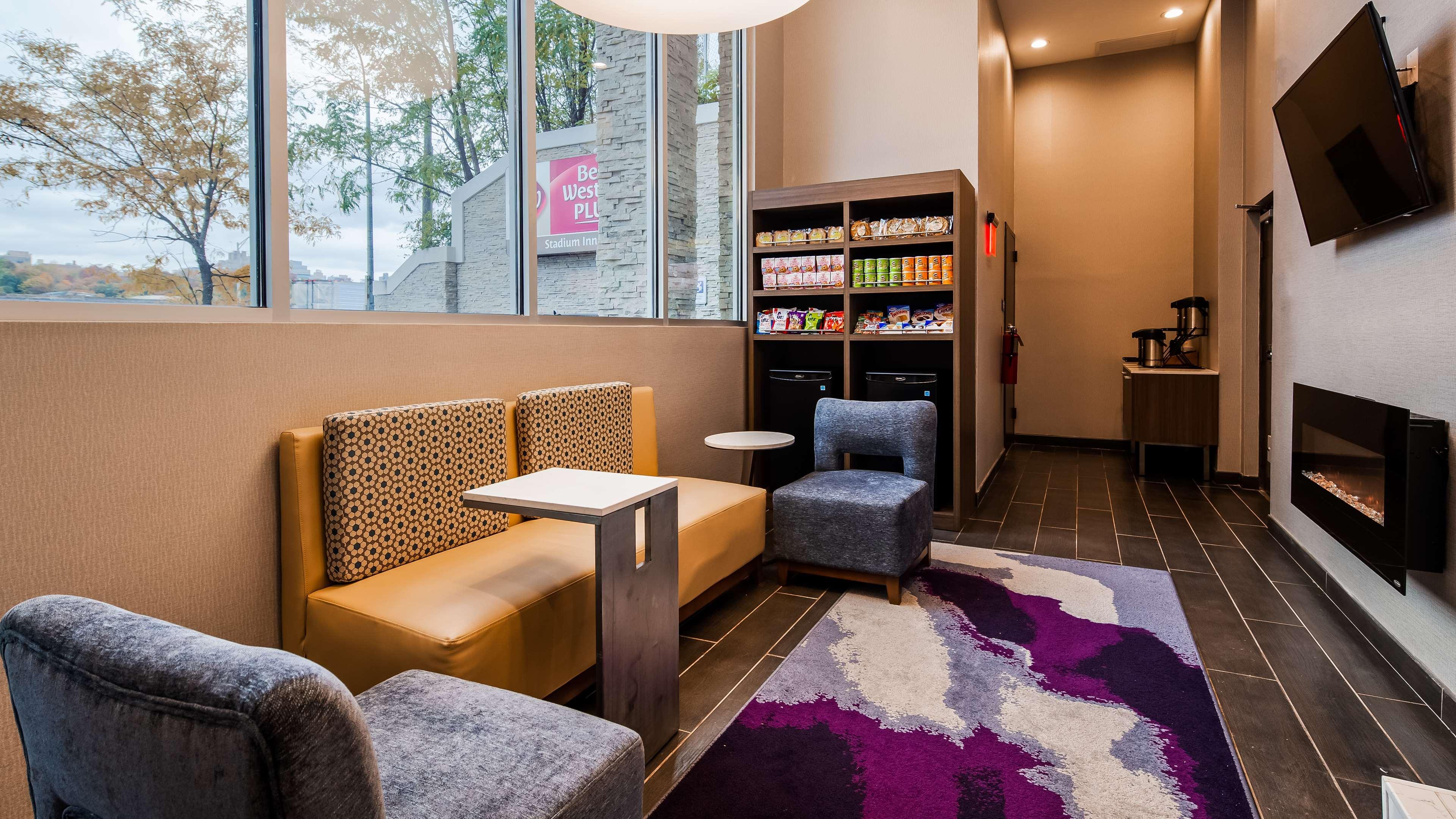 Best Western Plus Stadium Inn New York Extérieur photo